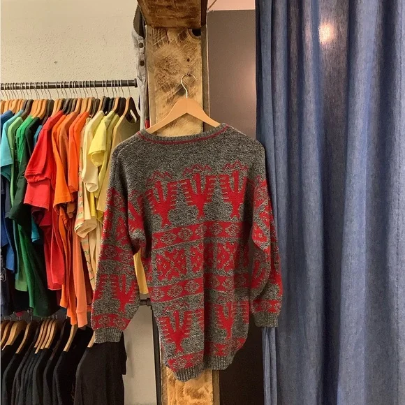 Vintage Men’s Gray and Red Patterned Sweater - Picture 2 of 2